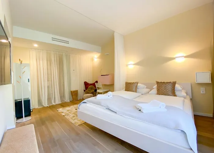 Blackhome I Contactless Check-in