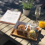 Blackhome I Contactless Check-in Апарт-готель