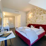 Apart Otel Blackhome I Contactless Check-in