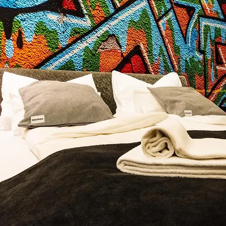 Aparthotel Blackhome I Contactless Check-in Graz