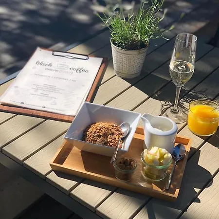 Blackhome I Contactless Check-in Aparthotel