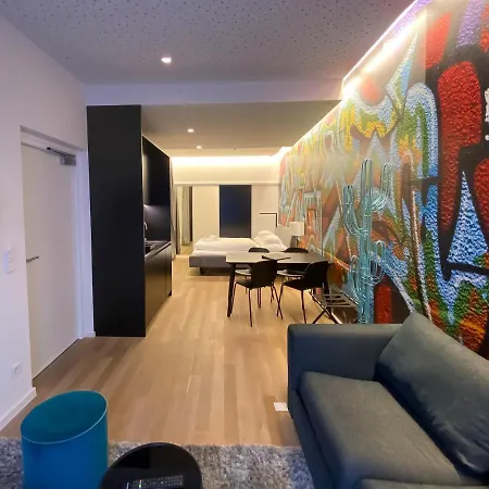 Апарт-отель Blackhome I Contactless Check-in 4*