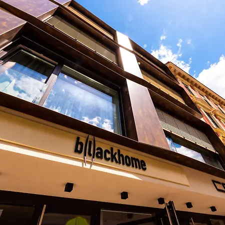 Blackhome I Contactless Check-in Апарт-отель