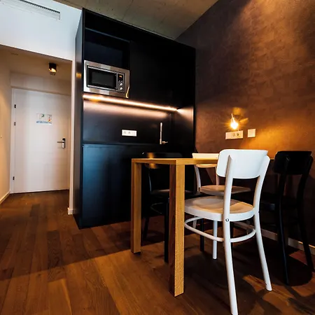 Blackhome I Contactless Check-in Апарт-отель