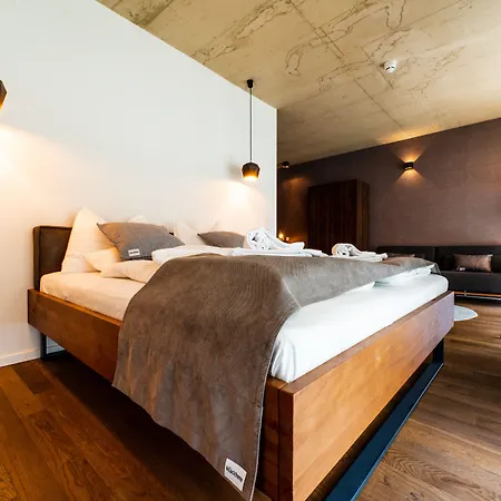 Aparthotel Blackhome I Contactless Check-in Graz