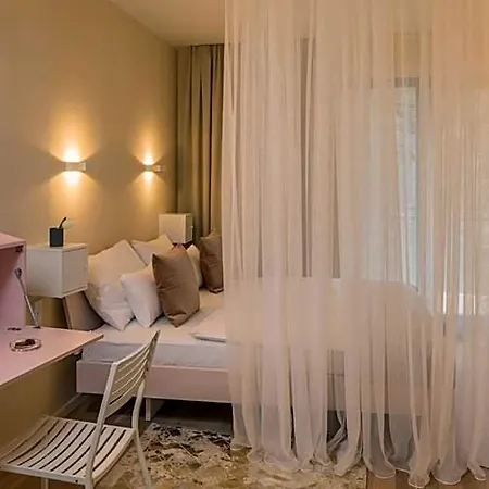 Apartahotel Blackhome I Contactless Check-in