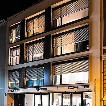 Blackhome I Contactless Check-in Апарт-отель 4*