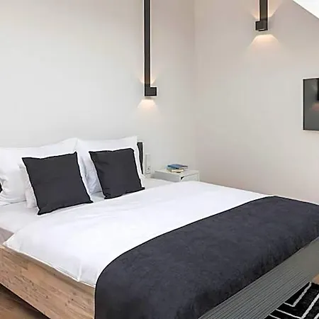 Blackhome I Contactless Check-in 4* Graz