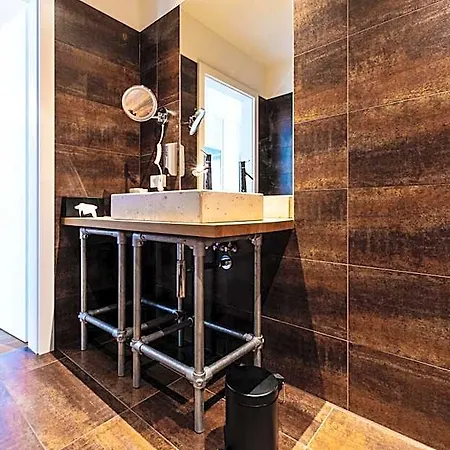 Blackhome I Contactless Check-in 4* Graz